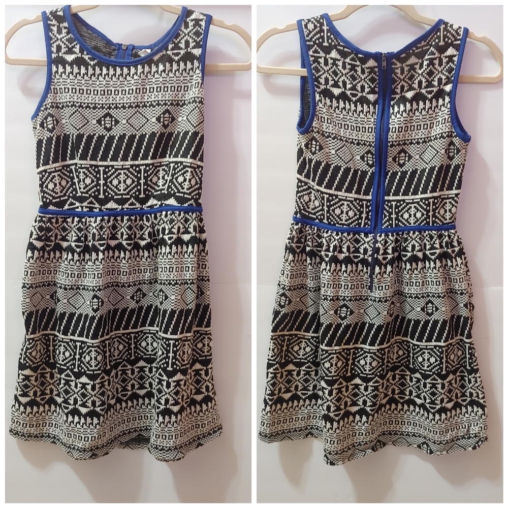 Xhiliration B&W Tribal Woven Sleeveless Dress - XS